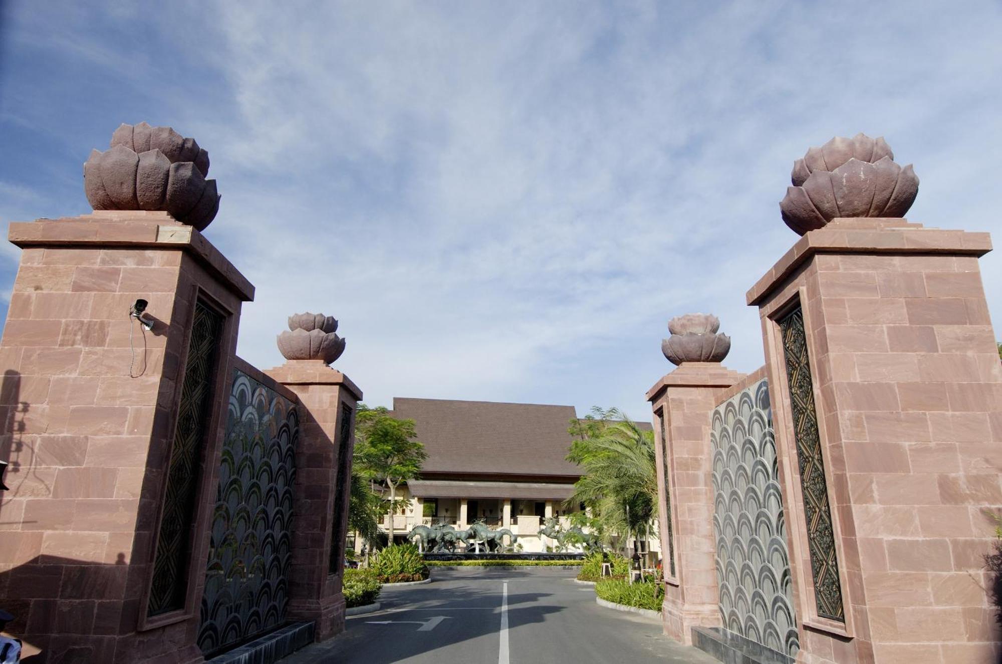 Garden Cliff Resort And Spa باتايا المظهر الخارجي الصورة